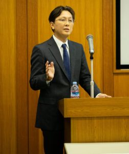 安田　史朗
